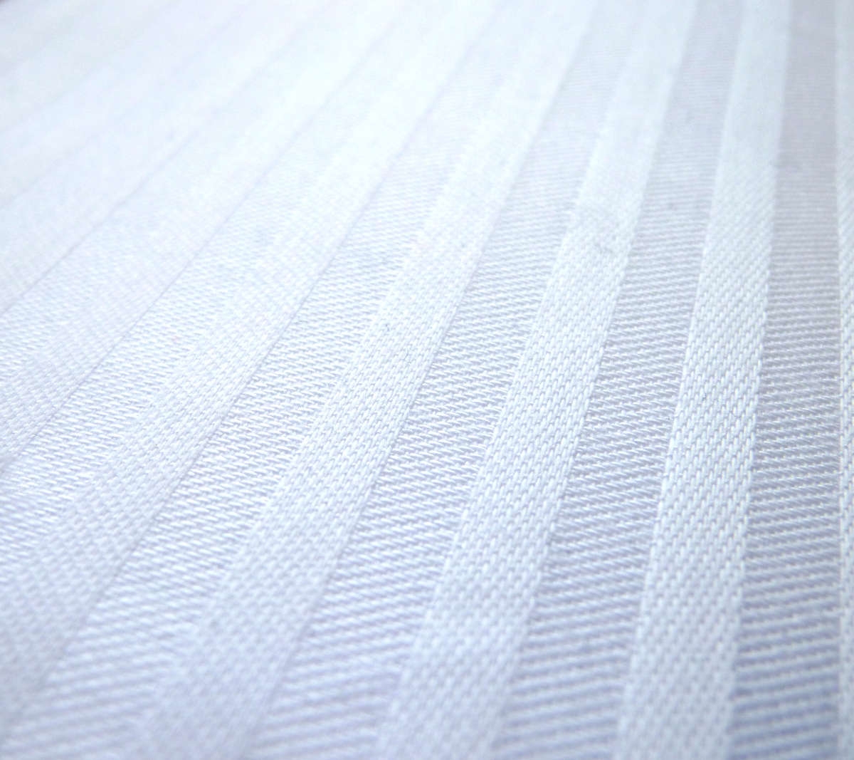 4mm Streifsatin Bettwäsche LISANNE 140g weiß und silber