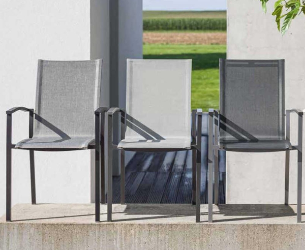 STERN® Stapelsessel EVOEE mit Armlehne & hoher Rückenlehne