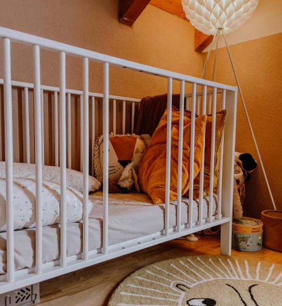 tiSsi® Faltbares Kinderbett JORI Buche Weiß - Reisebett aus Massivholz